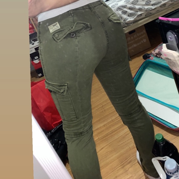 Green Jeans - Picture 3 of 3